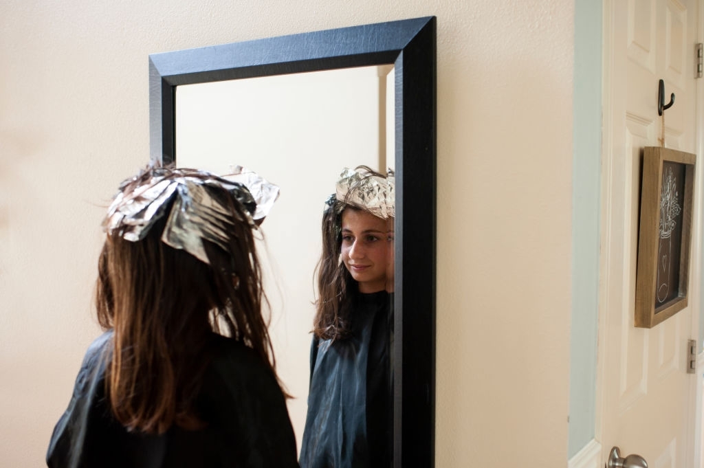 147 - Latest Fashion & Lifestyle Trends How to highlight hair at home