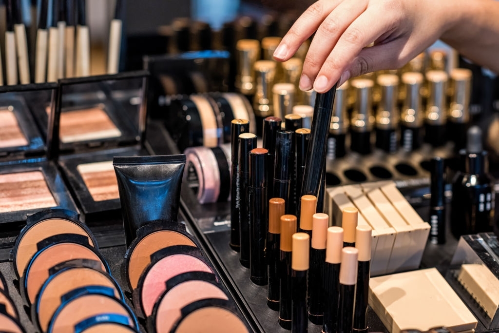 how to buy cheap make-up products