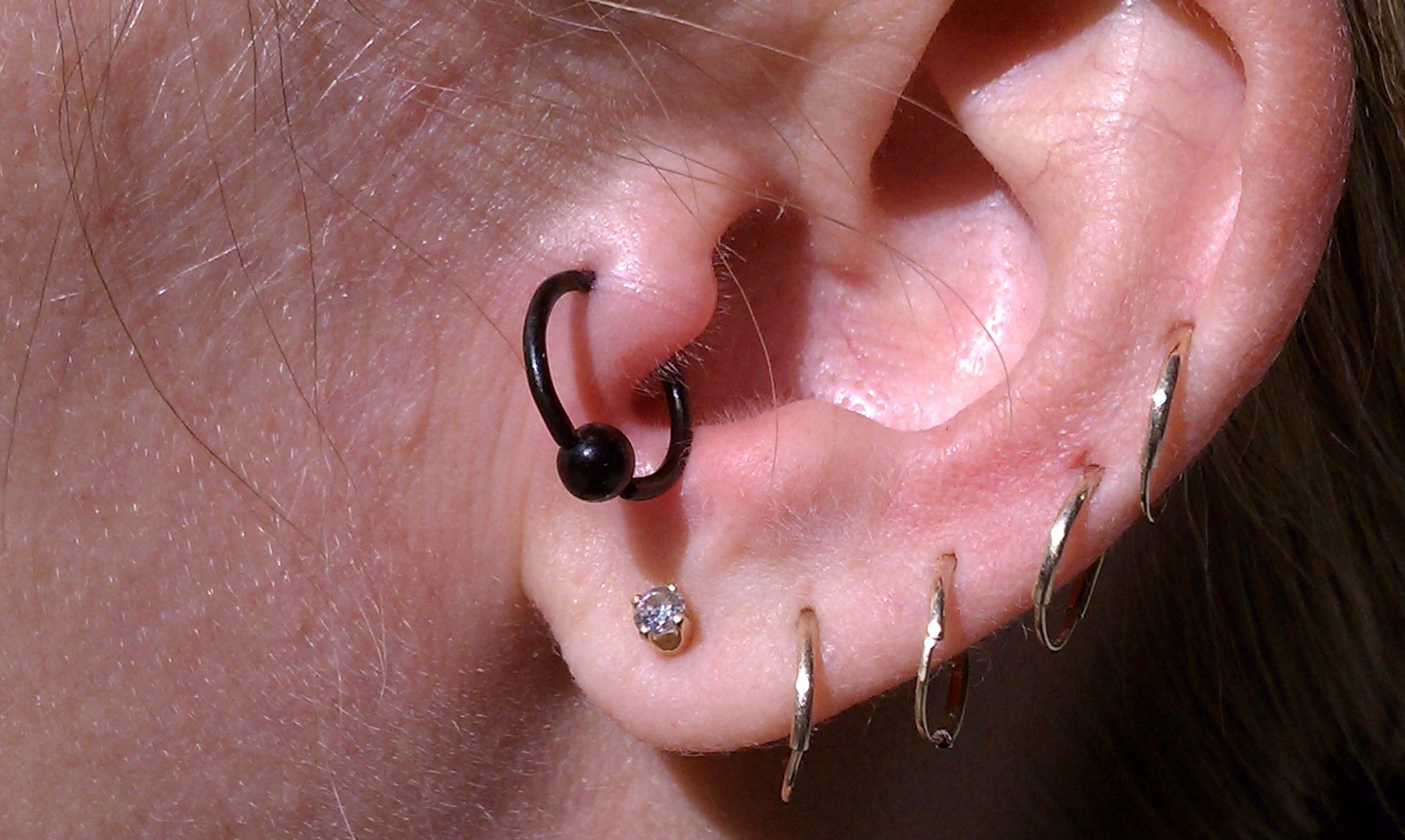 Tragus_Piercing - Latest Fashion & Lifestyle Trends what is a tragus piercing