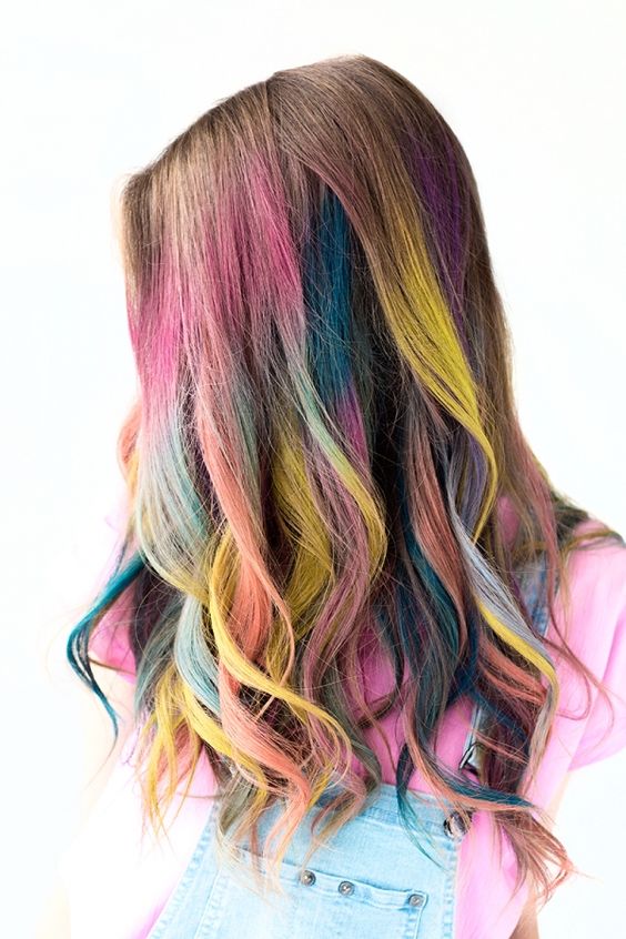 how-to-chalk-your-hair-tutorial - Latest Fashion & Lifestyle Trends using hair chalk to color hair