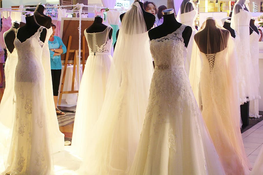 How to choose a wedding dress