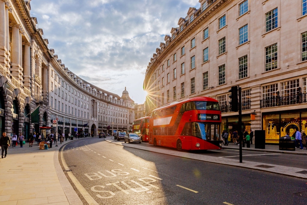 15 - Latest Fashion & Lifestyle Trends visiting london