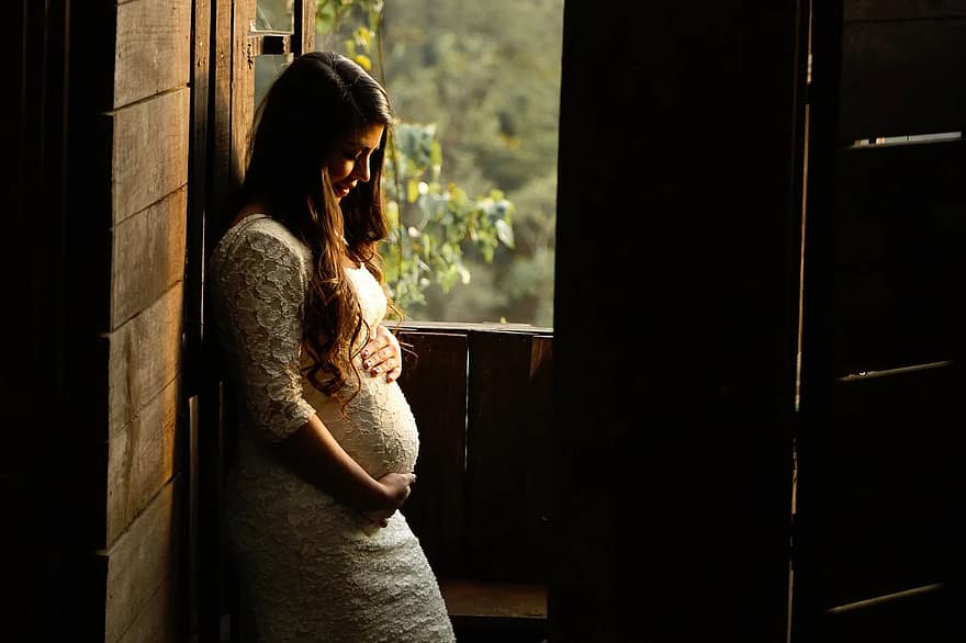 sun-sunlight-window-people-woman-lady-pregnant-baby - Latest Fashion & Lifestyle Trends anxiety during pregnancy