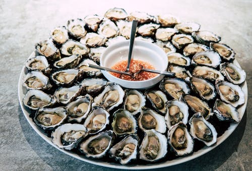shellfish, one of the foods that contains iron