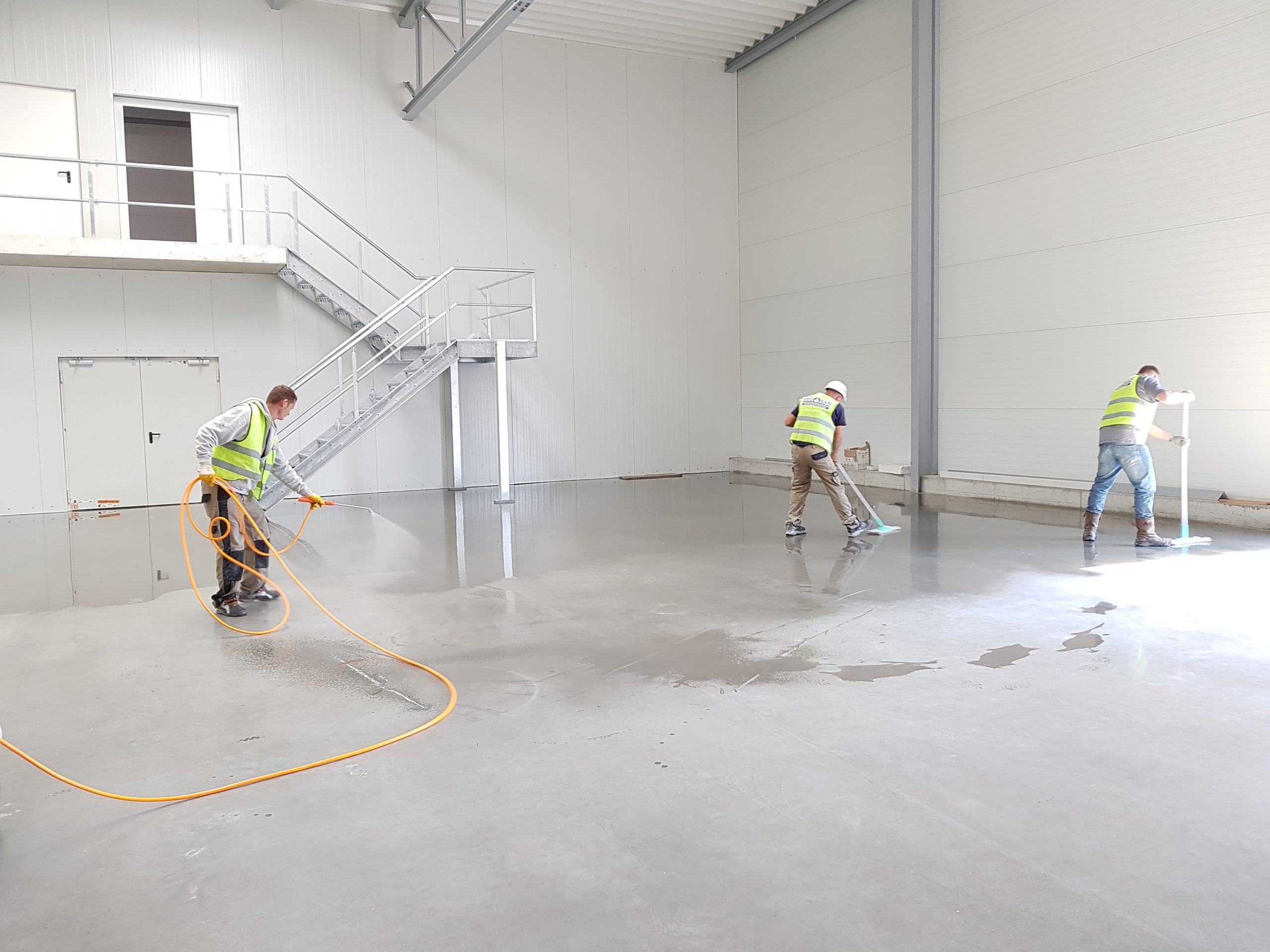 how to clean concrete floor