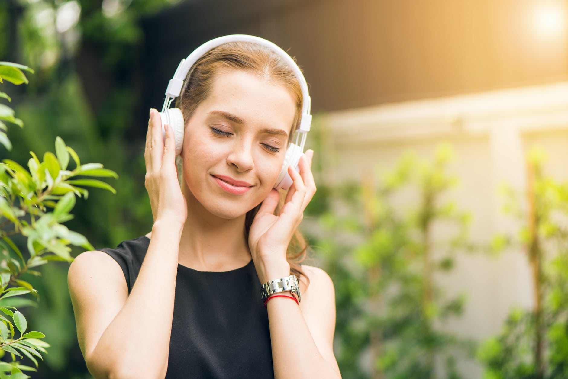 pexels-photo-1001850 - Latest Fashion & Lifestyle Trends tech gifts for women