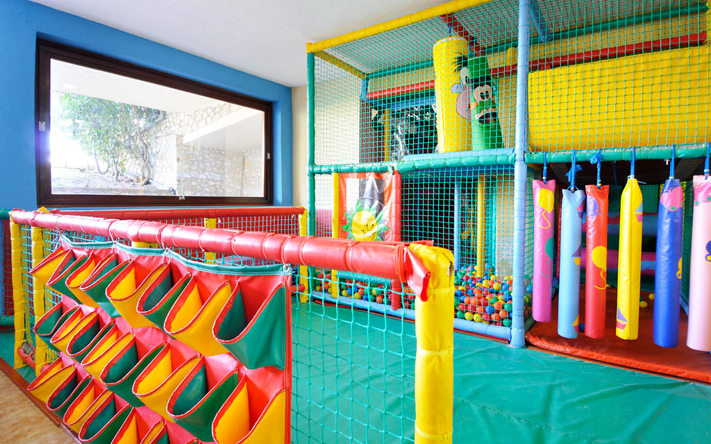 7745141466_4cfb1f3dcb_b - Latest Fashion & Lifestyle Trends Kids Jungle Gym