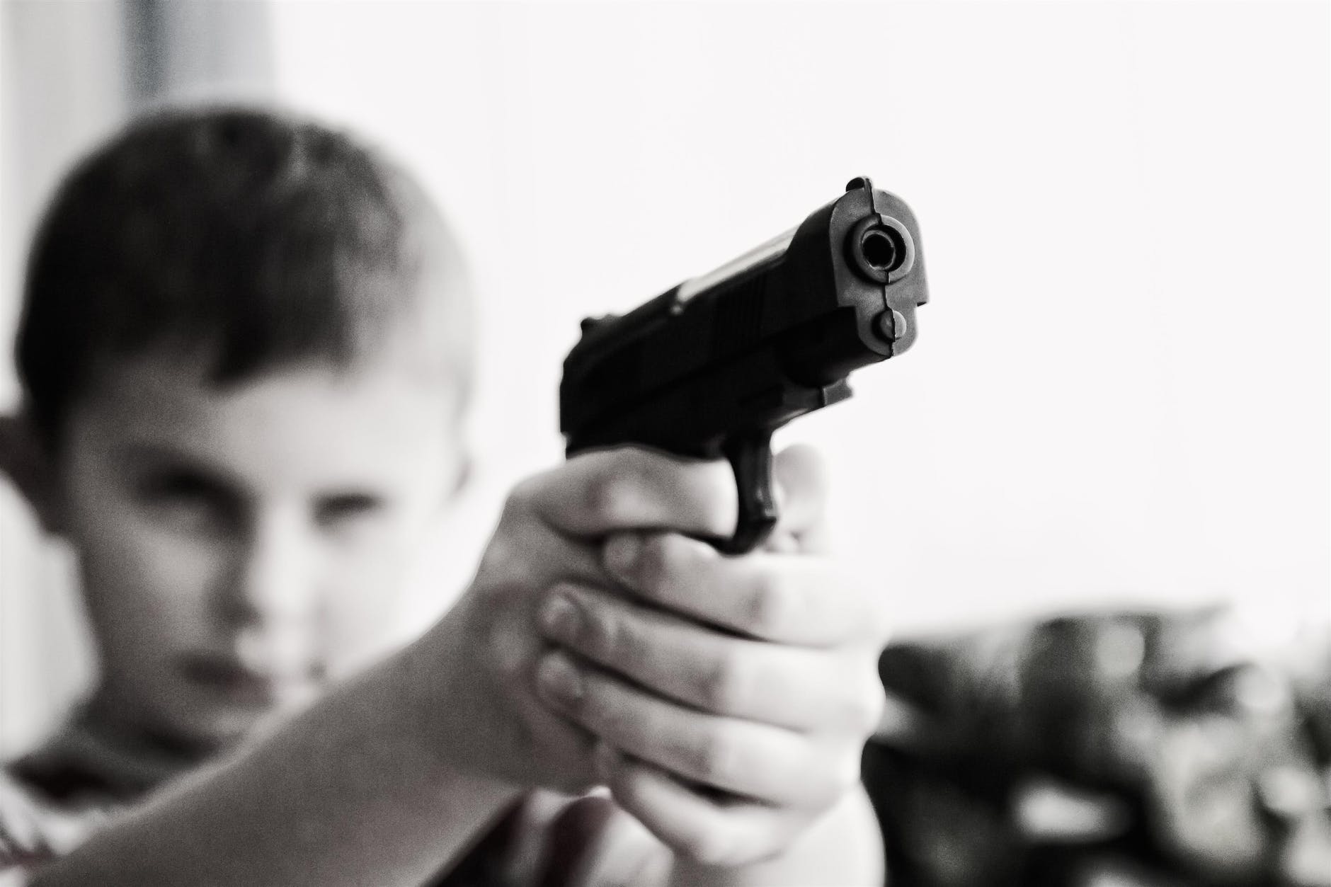 weapon-violence-children-child-52984 - Latest Fashion & Lifestyle Trends Nerf guns for kids