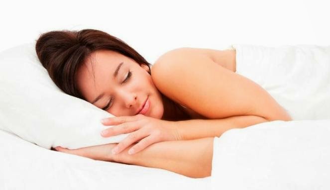 What Are The Benefits Of Sleeping Naked & Is It Healthy?